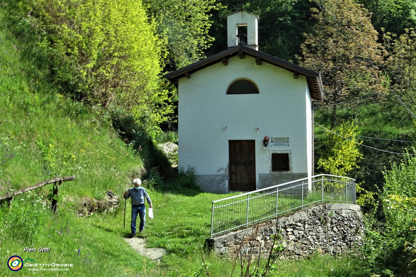 24 La bianca chiesetta.JPG